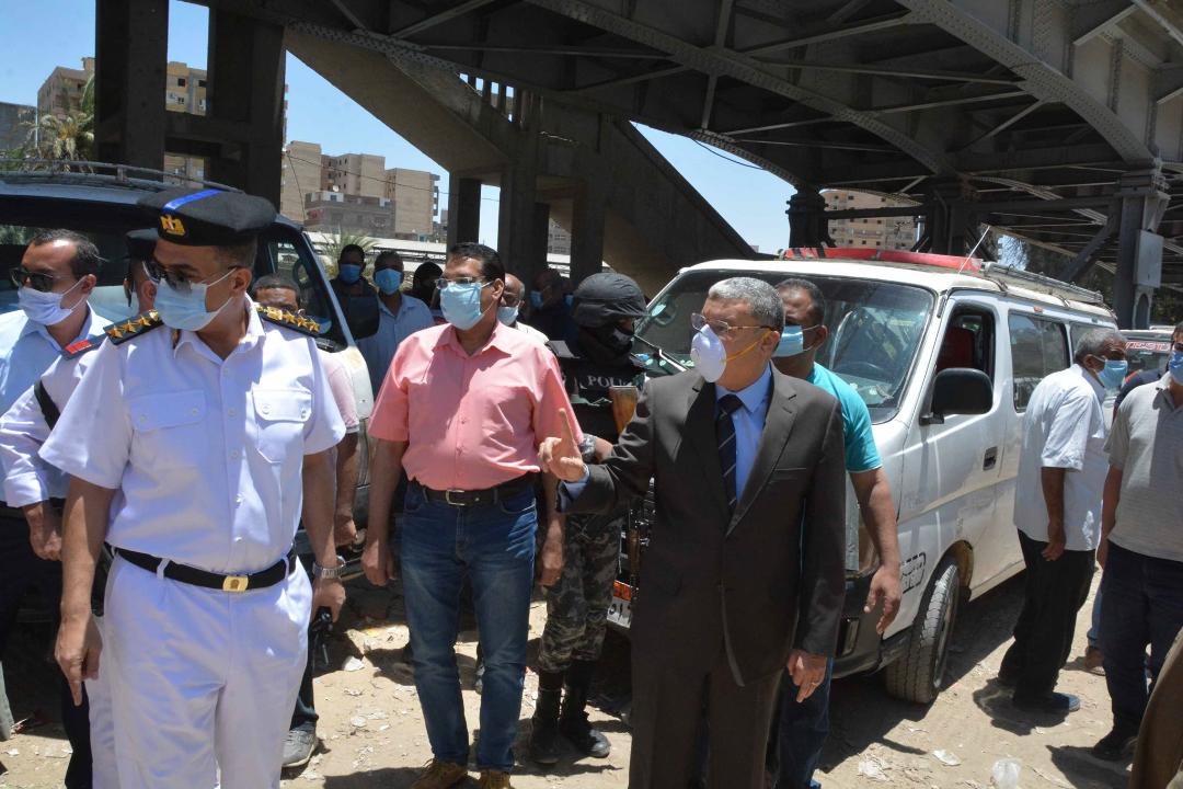 ضبط 324 سيارة لعدم الالتزام بارتداء الكمامة بمراكز المنيا