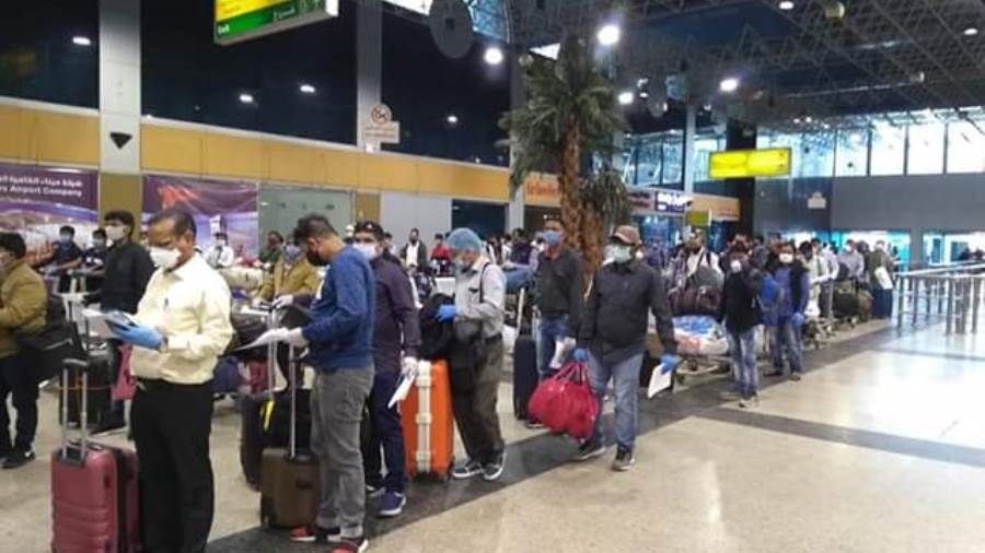 مطار القاهرة يستقبل ١٩٧ مصريًا عالقًا بالخارج 
