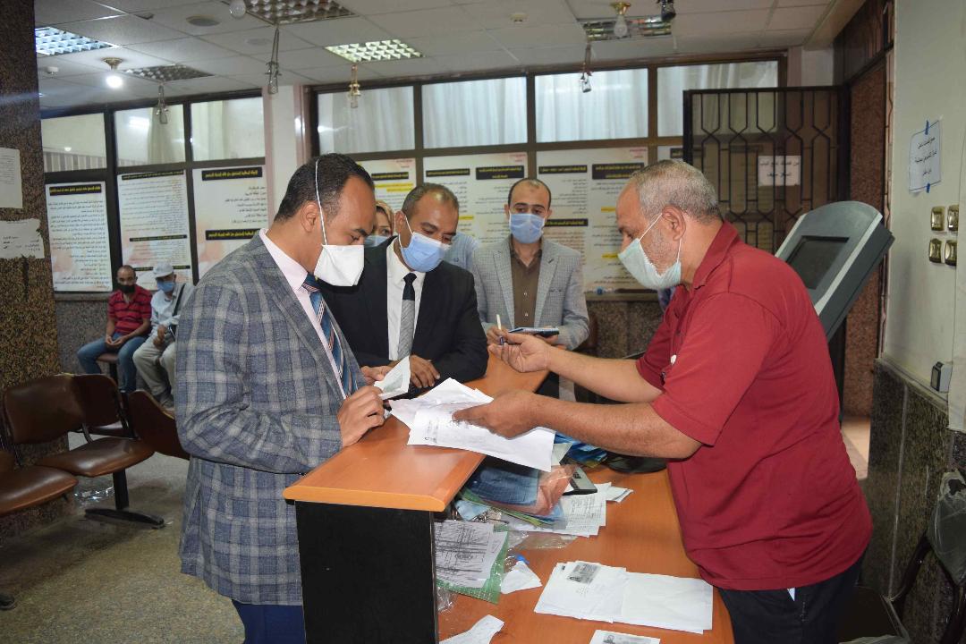 نائب محافظ المنيا يتابع أعمال لجنة مراجعة رخص البناء بالمركز التكنولوجي