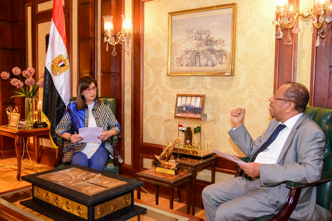 نبيلة مكرم تستقبل وزير المغتربين اليمني لبحث التعاون في ملف المهاجرين