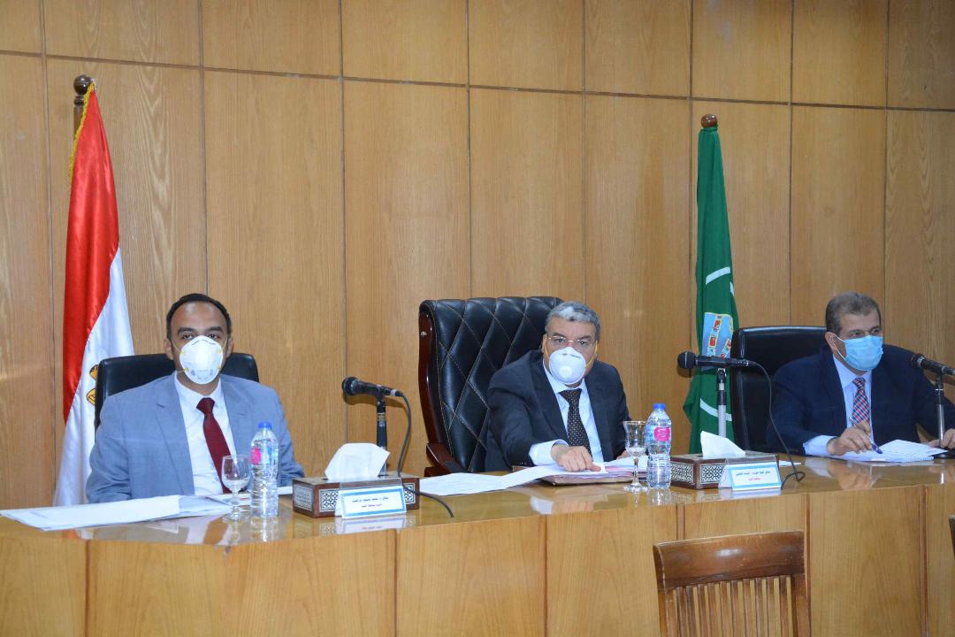 حصر رخص البناء الصادرة من نهاية العام الماضي للتأكد من مطابقتها للمواصفات الهندسية بالمنيا