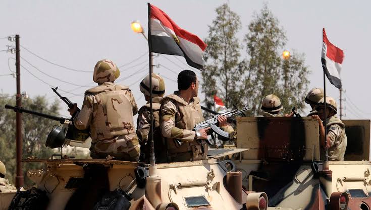 استشهاد وإصابة ٧ ضباط وجنود أثناء اشتباكات مع عناصر إرهابية بشمال سيناء
