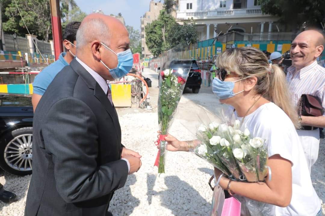 وزير النقل يشهد عودة سكان عمارة الشربتلي بالزمالك إلى شققهم: وعدنا فوفينا 

