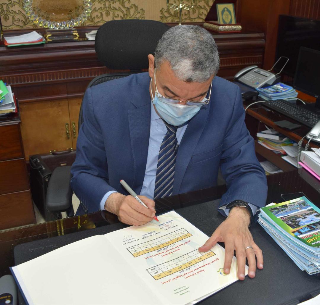 محافظ المنيا يعتمد نتيجة الدور الثاني للشهادة الإعدادية بنسبة نجاح 100%