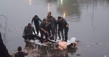 انقاذ سيدة وابنتها سقطا فى ترعة بالمنيا 
