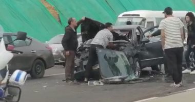 مصرع شخصين وإصابة 3 آخرين بحادث تصادم سيارتين نقل وميكرباص في قليوب
