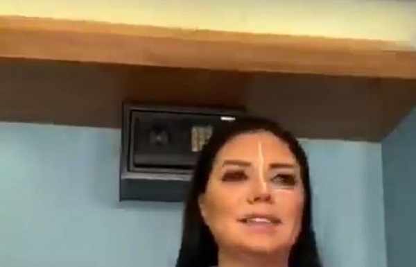 رانيا يوسف فى كواليس التحضير لأحد مشاهد مسلسل 