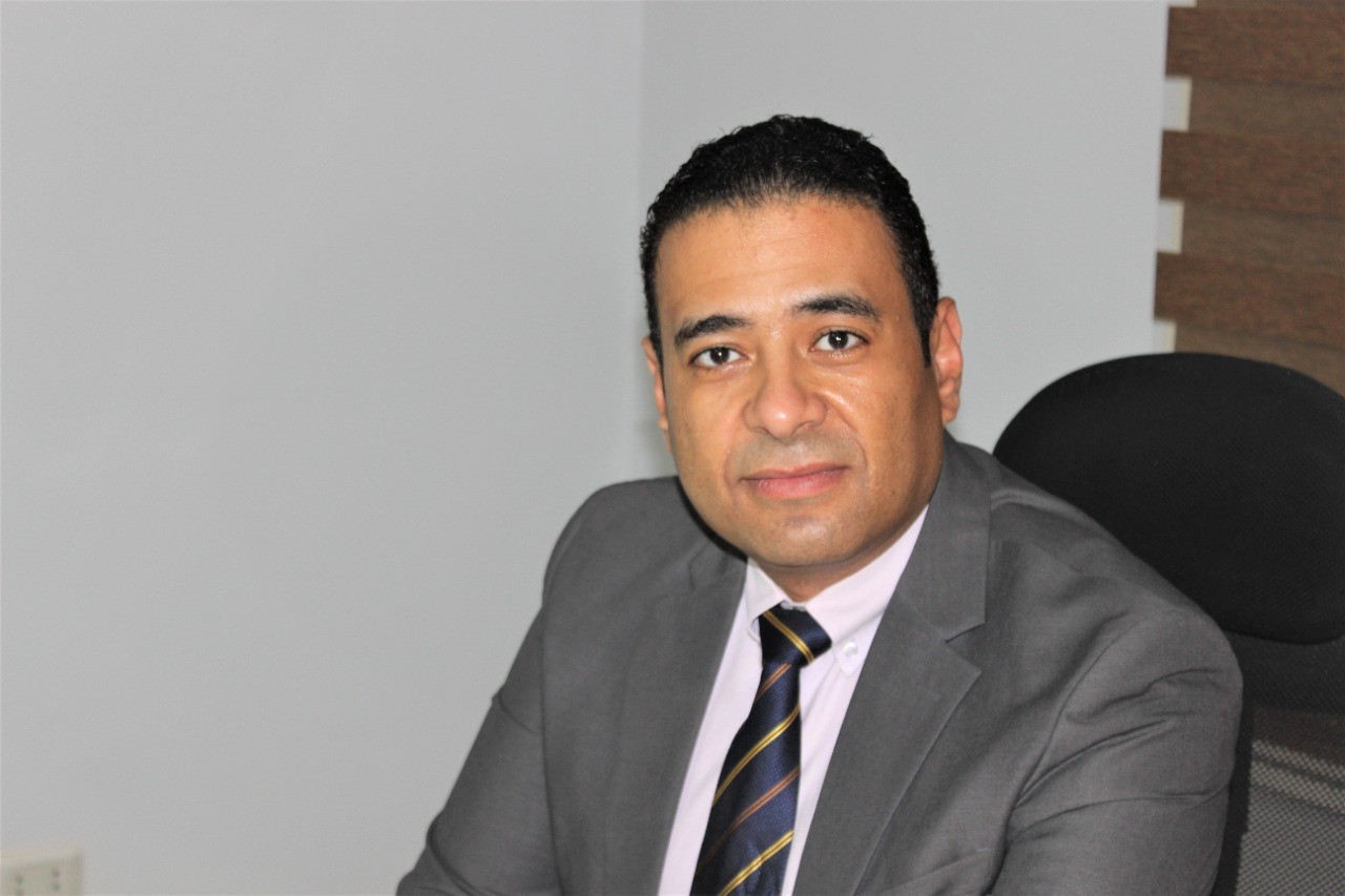 استشارى جراحات التجميل يوضح أضرار وفوائد عملية شفط الدهون