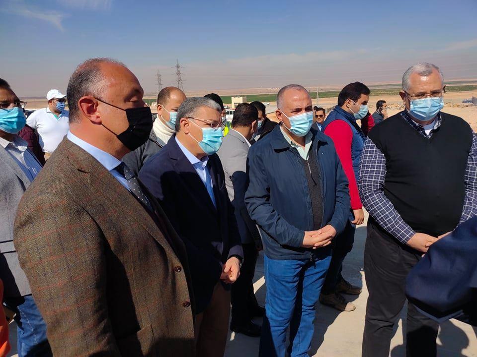 وزير الري من المنيا : التخلص من القمامة هو التحدي الأساسي في مشروع تبطين الترع 
