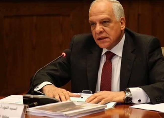 محافظ الجيزة يعتمد ترقية 14874  معلماً وأخصائي من أعضاء هيئة التدريس بعد توافر الشروط المقررة قانونًا