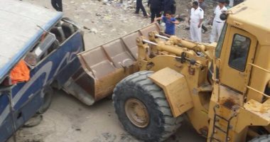 اصطدام لودر بحواجز على طريق الإسكندرية القاهرة الصحراوي بالعامرية دون إصابات 
