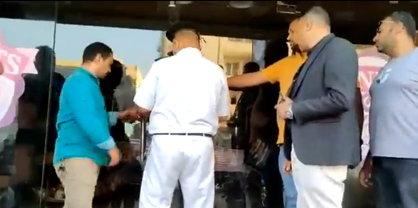 غلق وتشميع ٢٠ مقهي ومطعم ومحل مخالف بحدائق الاهرام

