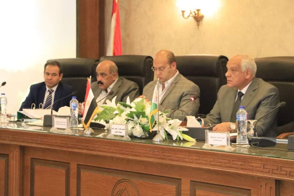 محافظ الجيزة: تحقيق خطوات متقدمه في تطعيم العاملين بالدواوين والمصالح الحكومية بلقاح كورونا

