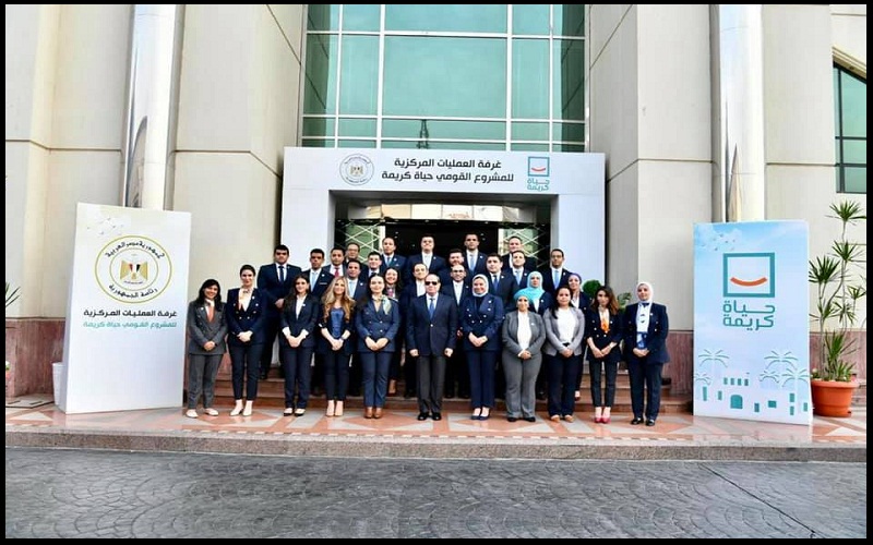 الرئيس السيسي يلتقي بمجموعة من خريجي البرنامج الرئاسي لتأهيل الشباب
