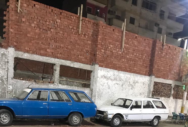 امسك مخالفه ,
اعمال بناء بدون ترخيص على حديقة مملوكة للدولة ومؤجرة بنجع حمادى