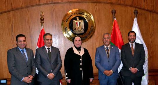 برعاية الرئيس السيسي.. بروتوكول تعاون لتنظيم المهرجان الدولي للتمور المصرية بأسوان 2022
