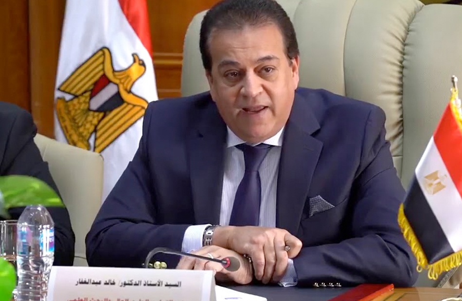 وزير التعليم العالي: لا داعي للخوف من أوميكرون ولم نرصد أي إصابة منه في مصر


