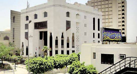 دار الإفتاء تجيز للدولة قطع الأشجار لتوسيع الطريق

