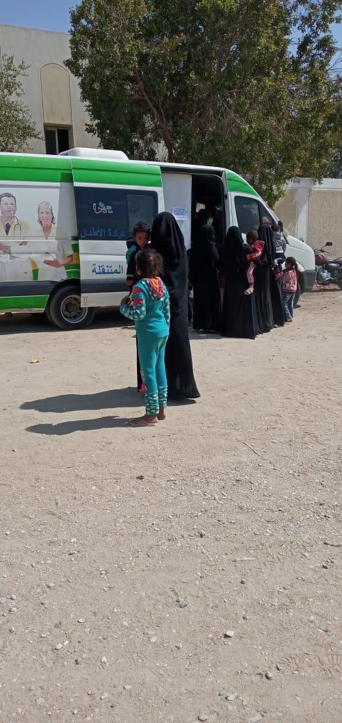 الكشف على ٨٣٣ حالة خلال القافلة الطبية بقرية نجع السباعى بمركز قوص  بقنا‪ ‬
