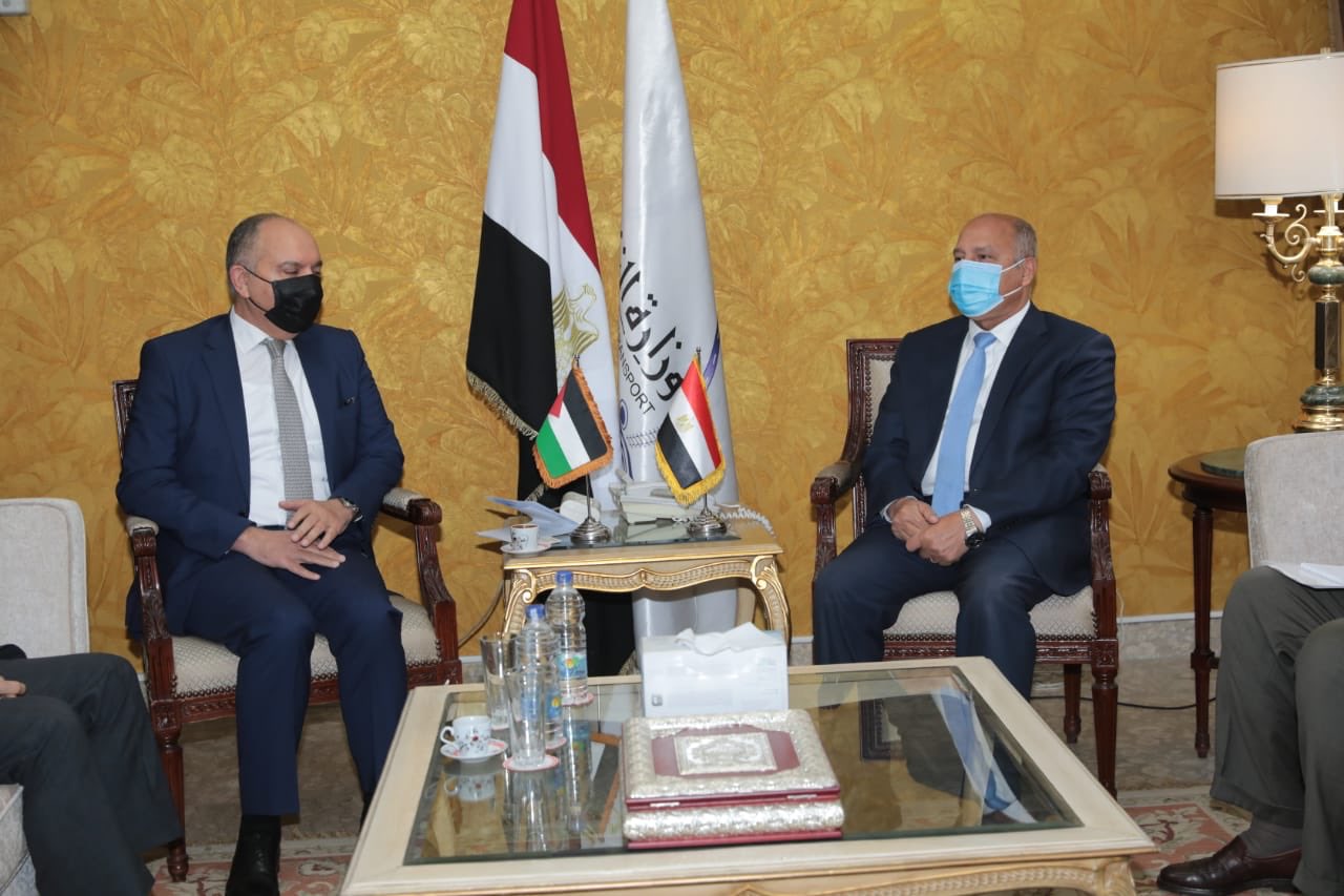 السفير الأردني يبحث الفريق كامل الوزير سبل تعزيز التعاون في مجال النقل