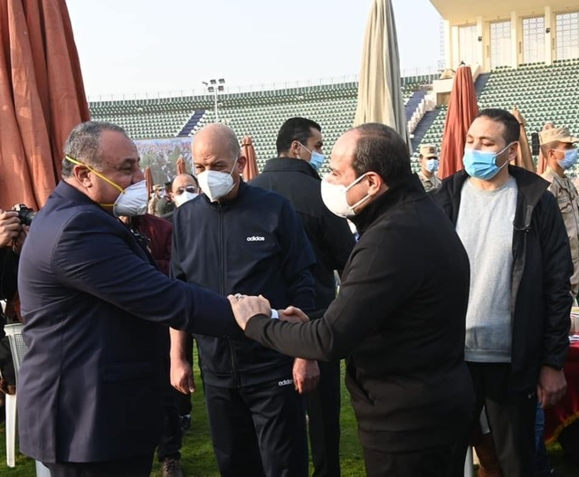 الرئيس السيسي يتفقد الأنشطة التدريبية للطلبة الجدد بالكلية الحربية ويلتقي بأسرهم