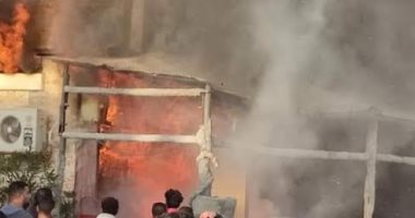 الدفع بسيارتى إطفاء للسيطرة على حريق فى صيدلية بالشرقية 
