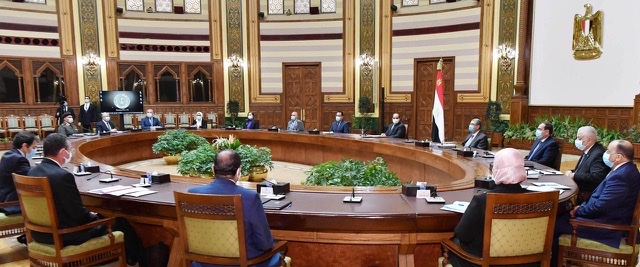 السيسي يوجه  بالبدء الفورى في إعادة توزيع وتطوير مباني ومقار الخدمات الحكومية داخل قري الريف المصري