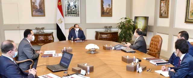 رفع الأجور وترقيات وحوافز وزيادات.. توجيهات الرئيس السيسي للمعاشات والموظفين