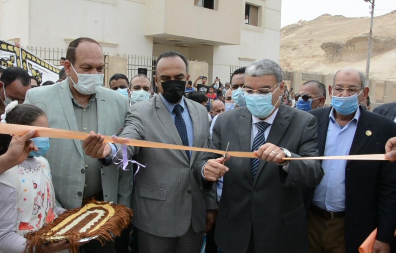 افتتاح عدد من المشروعات الخدمية ضمن احتفالات العيد القومي بالمنيا
