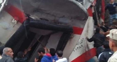 الدفع بـ36 سيارة إسعاف لنقل مصابى حادث تصادم قطارى سوهاج 
