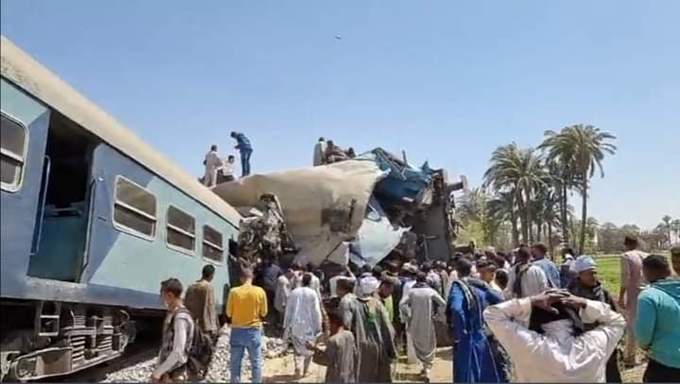 ارتفاع أعداد المصابين بحادث قطارى سوهاج لـ 84 حالة 
