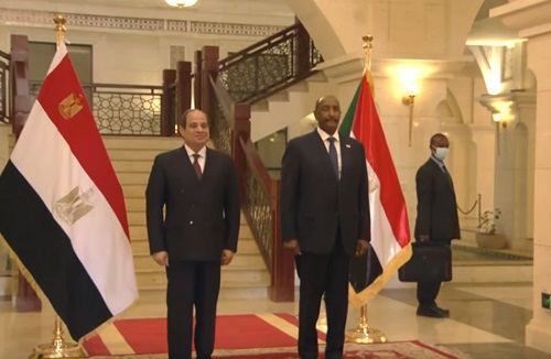 تفاصيل لقاء الرئيس السيسي والبرهان.. مصر تدعم المقترح السوداني لتشكيل رباعية دولية بشأن سد النهضة و رفض أي إجراءات أحادية 