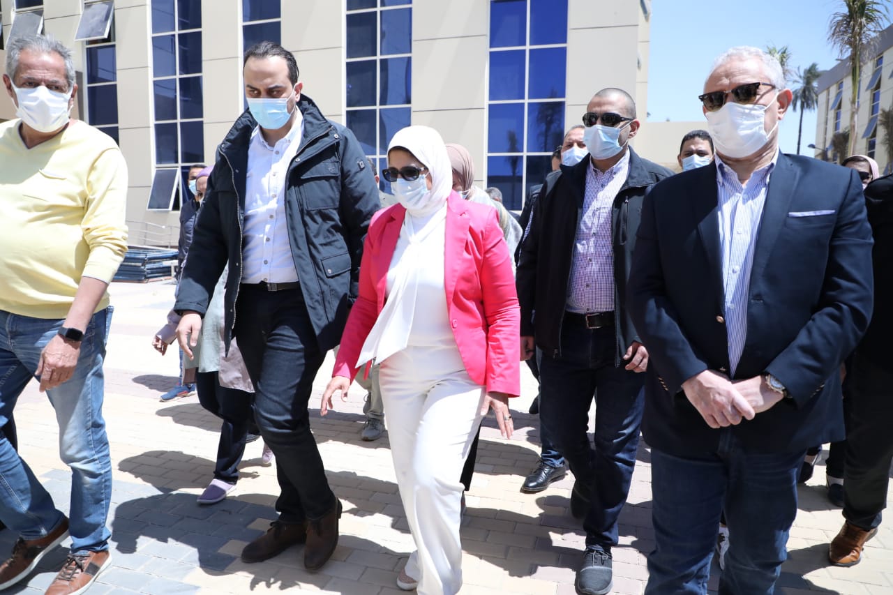 خلال زيارتها الميدانية لليوم الثاني على التوالي بمحافظات الصعيد... وزيرة الصحة تتفقد مستشفى الكرنك الدولي بمحافظة الأقصر

