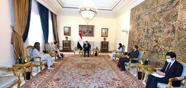 السيسي : البنك الاوروبي شريك نجاح لعملية التنمية في مصر