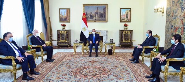 السيسي يستقبل رئيس الكونجرس اليهودي بحضور رئيس المخابرات