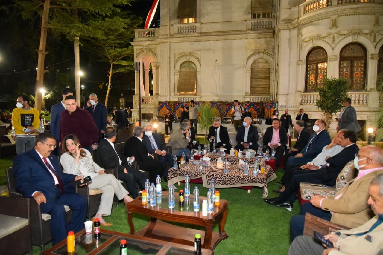 حزب المحافظين يفتتح مقرًا جديدًا بحضور عدد كبير من الشخصيات العامة


 