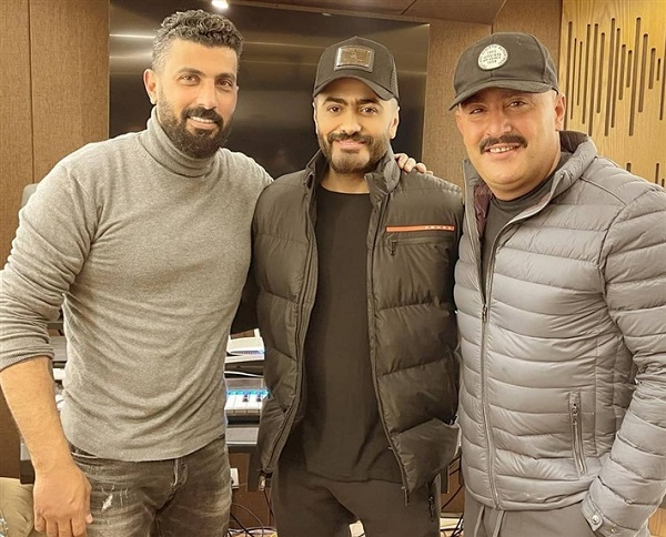 بعد اعتذار أنغام.. تامر حسني يغني تتر مسلسل 