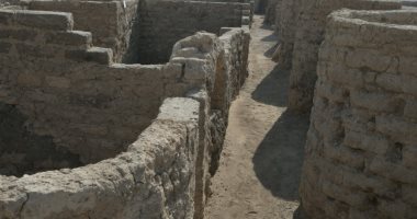 زاهى حواس يعلن اكتشاف مدينة مفقودة بالأقصر تعود لعهد أمنحتب الثالث 

