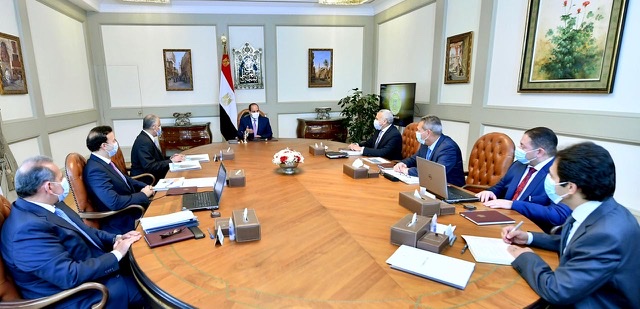الرئيس يعرب عن تقديره لما قدمه القطاع المصرفي من دعم لمسيرة التنمية والمشروعات القومية 