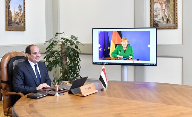 عبر الفيديو كونفرانس ..  السيسي وميركل يؤكدان أهمية خروج المرتزقة والميليشيات الأجنبية من ليبيا