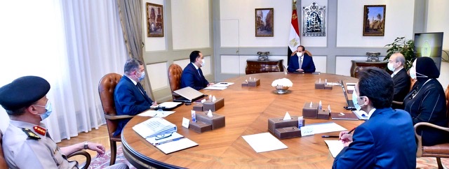 السيسي يوجه بالاستمرار في تنفيذ خطط إنشاء المجمعات الصناعية على مستوى الجمهورية