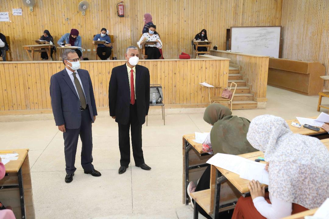 ضبط 5 حالات غش بجامعة جنوب الوادى

