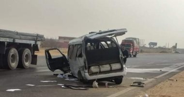 إصابة 12 موظفا بصحة البحر الأحمر فى انقلاب ميكروباص بطريق 