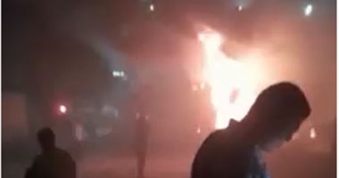 المعاينة: حريق المخلفات خلف وزارة الزراعة التهم 7 سيارات قديمة
