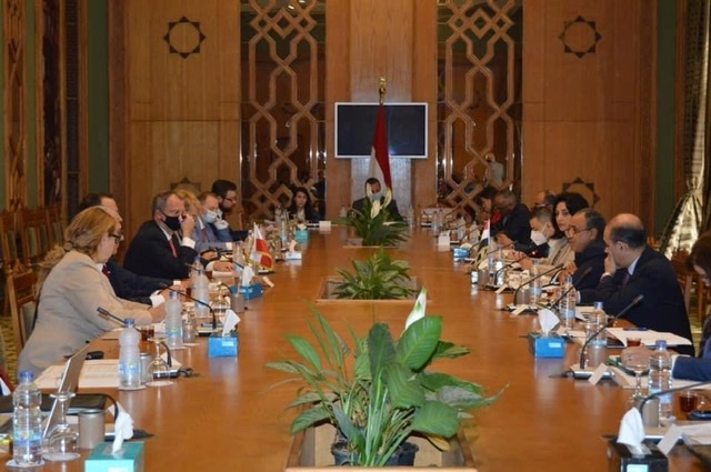مصر وبولندا تتفقان على الإعفاء المتبادل من تأشيرات الدخول لحاملي جوازات السفر الدبلوماسية