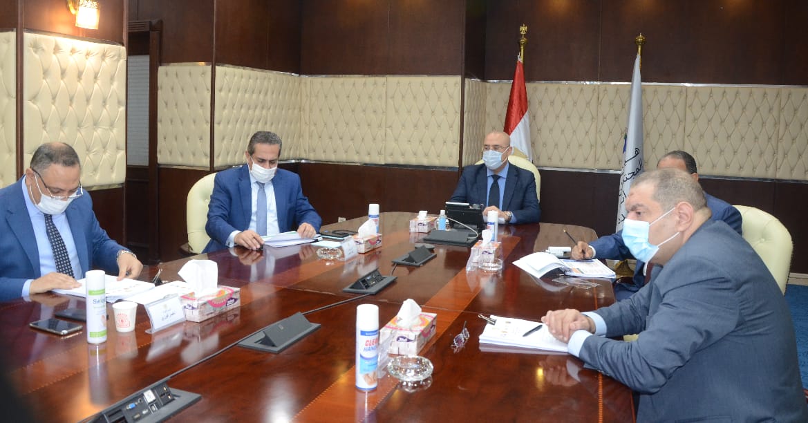  وزير الإسكان يبحث مع ممثلى جهات الدولة المختلفة سبل تعظيم الاستفادة من أراضى الدولة.. واستغلالها بالشكل الأمثل


