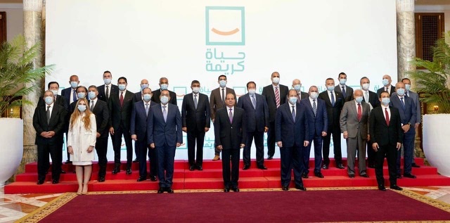 الرئيس السيسي يجتمع برجال الأعمال المشاركين في مبادرة حياة كريمة