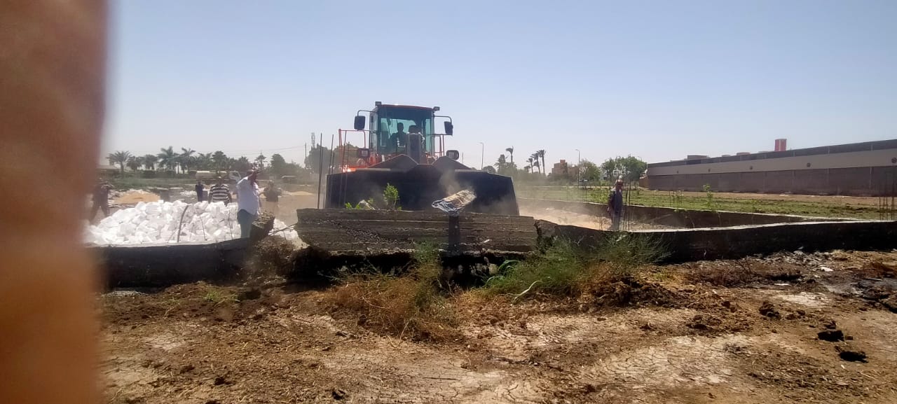 الجيزة تزيل 14 حاله بناء مخالف بالبدرشين والعياط وأوسيم ومنشأة القناطر وأبو النمرس
