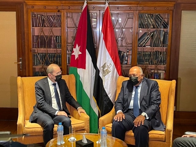 وزير الخارجية يستقبل نظيره الأردني لبحث العلاقات الثنائية
