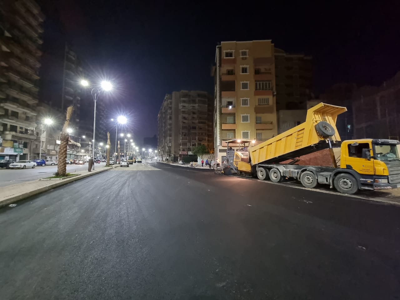 الجيزة تبدأ في رصف المحاور المرورية بأوسيم والبدرشين والعمرانية

